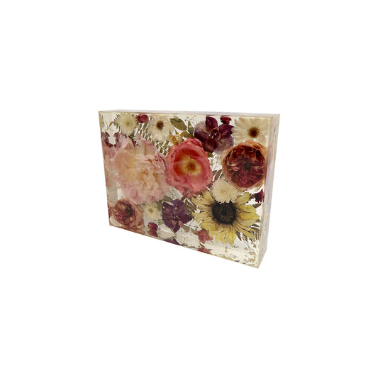 Rectangular Block showcasing modern bouquet preservation with delicate dried flowers.