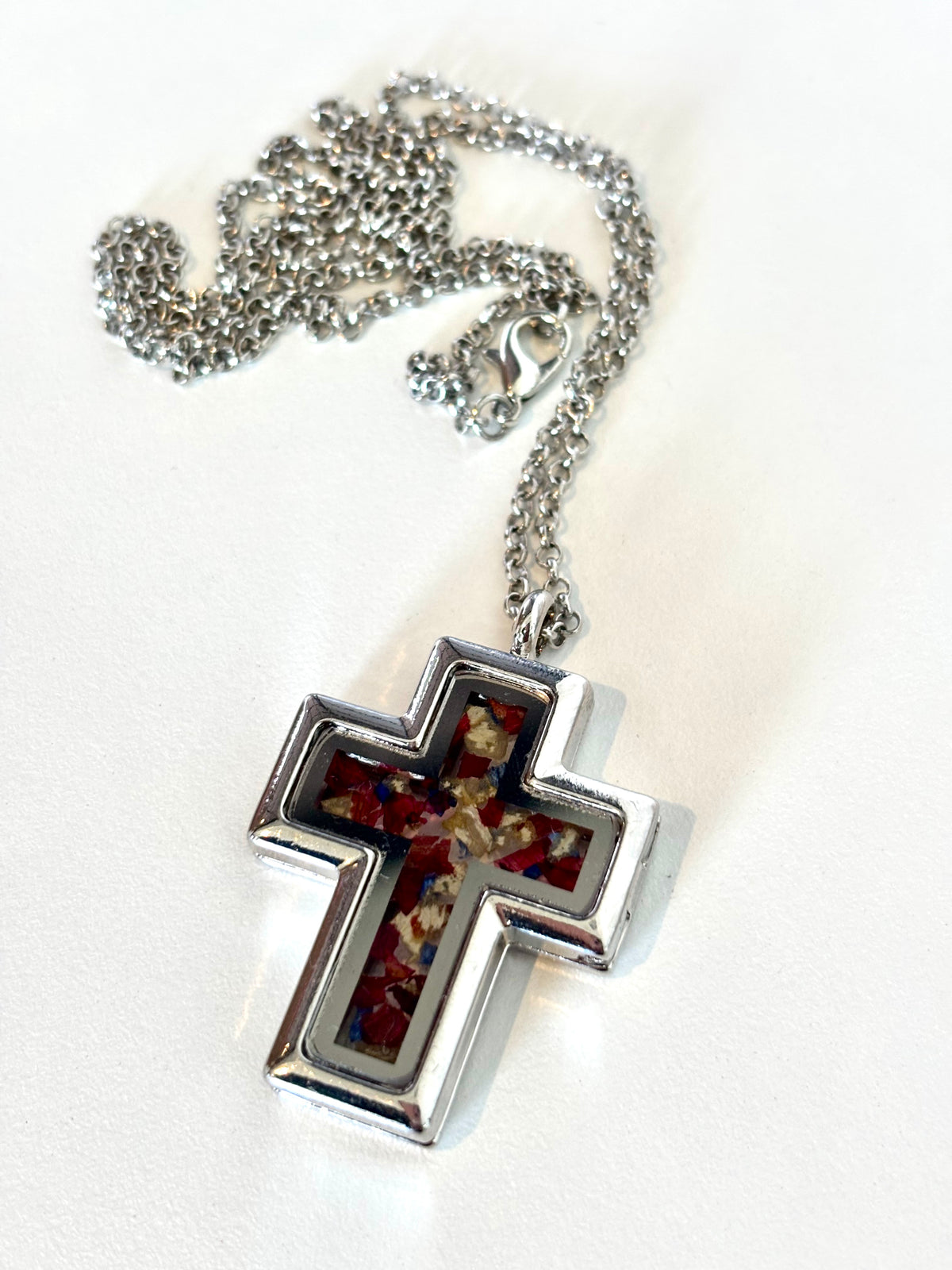 bloomsake-cross-locket-lifestyle-wearing